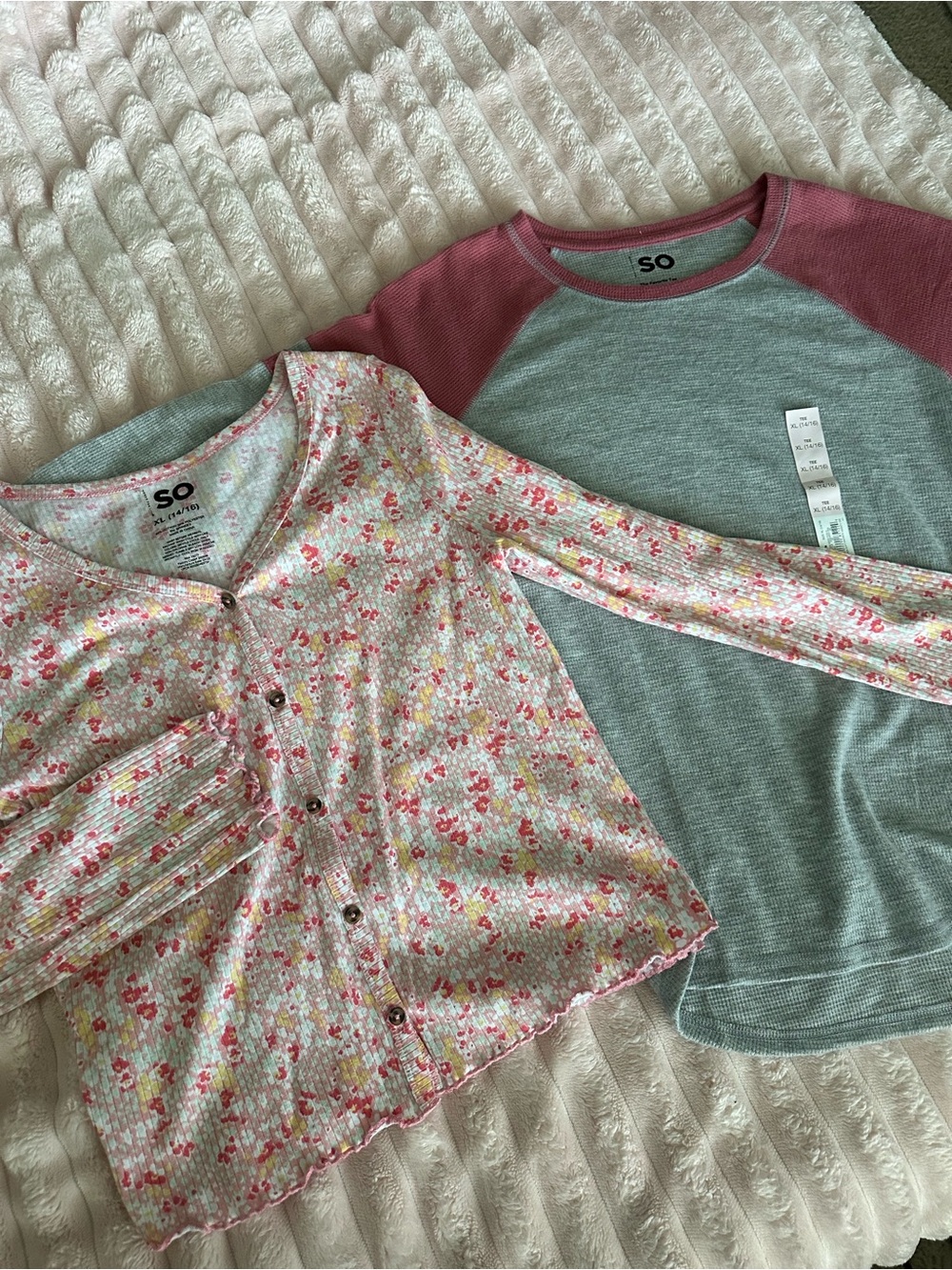 SO Girls Pink Floral Button-Front Top & Gray-Pink Raglan Long Sleeve Top Bundle